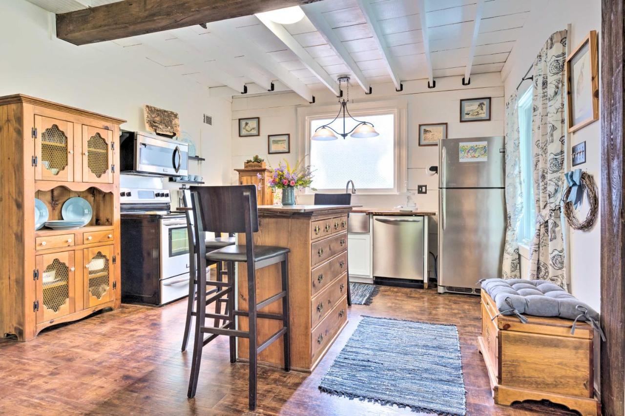 Historic Biloxi Bay Cottage With Beautiful View Ocean Springs Exterior photo